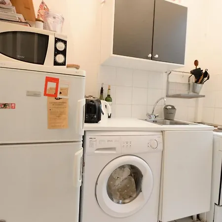 Flat Between Parc Monceau And The Sacre Coeur *