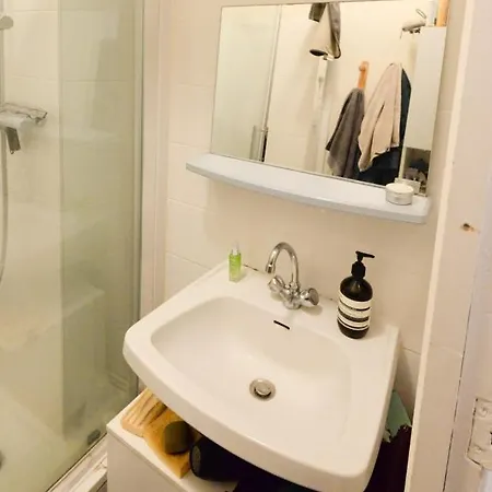 Appartement Flat Between Parc Monceau And The Sacre Coeur Parijs