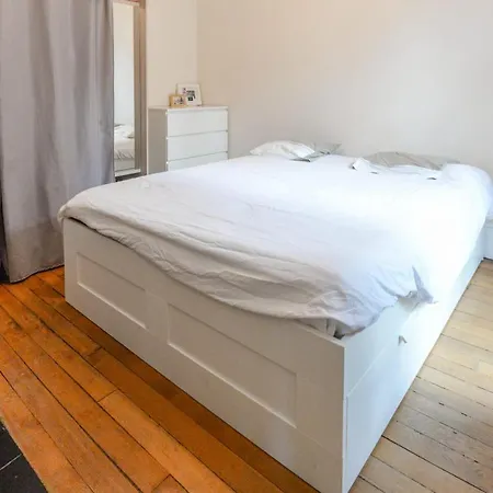 Flat Between Parc Monceau And The Sacre Coeur Appartement Parijs