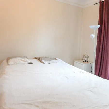 Flat Between Parc Monceau And The Sacre Coeur Parijs