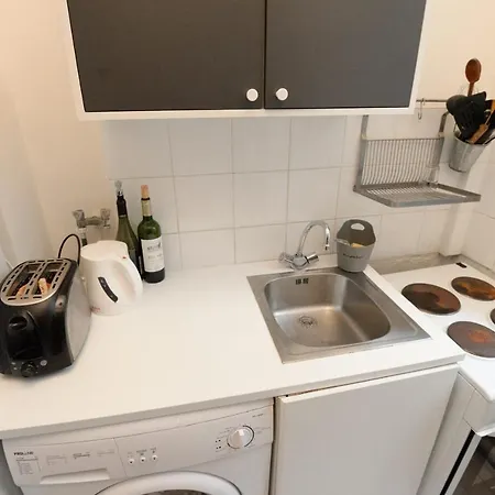 Flat Between Parc Monceau And The Sacre Coeur * Parijs